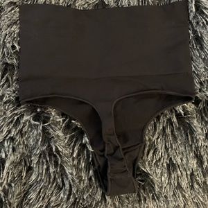 Black Core Control thong